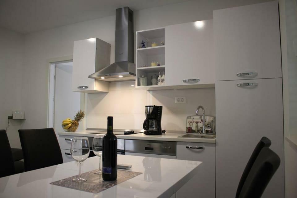 Apartments Holiday Baška Voda Eksteriør billede