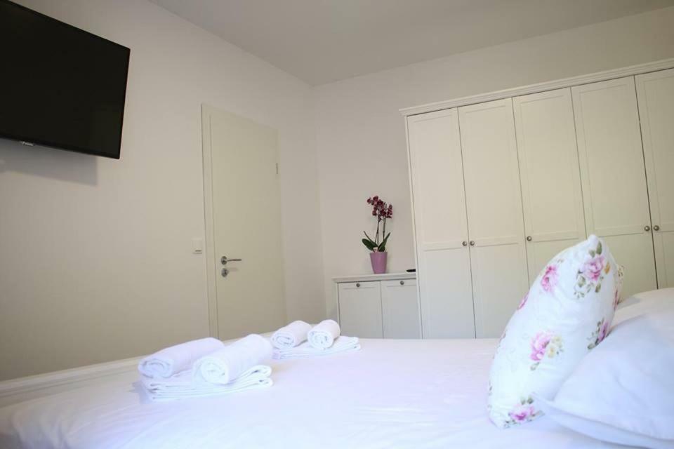 Apartments Holiday Baška Voda Eksteriør billede